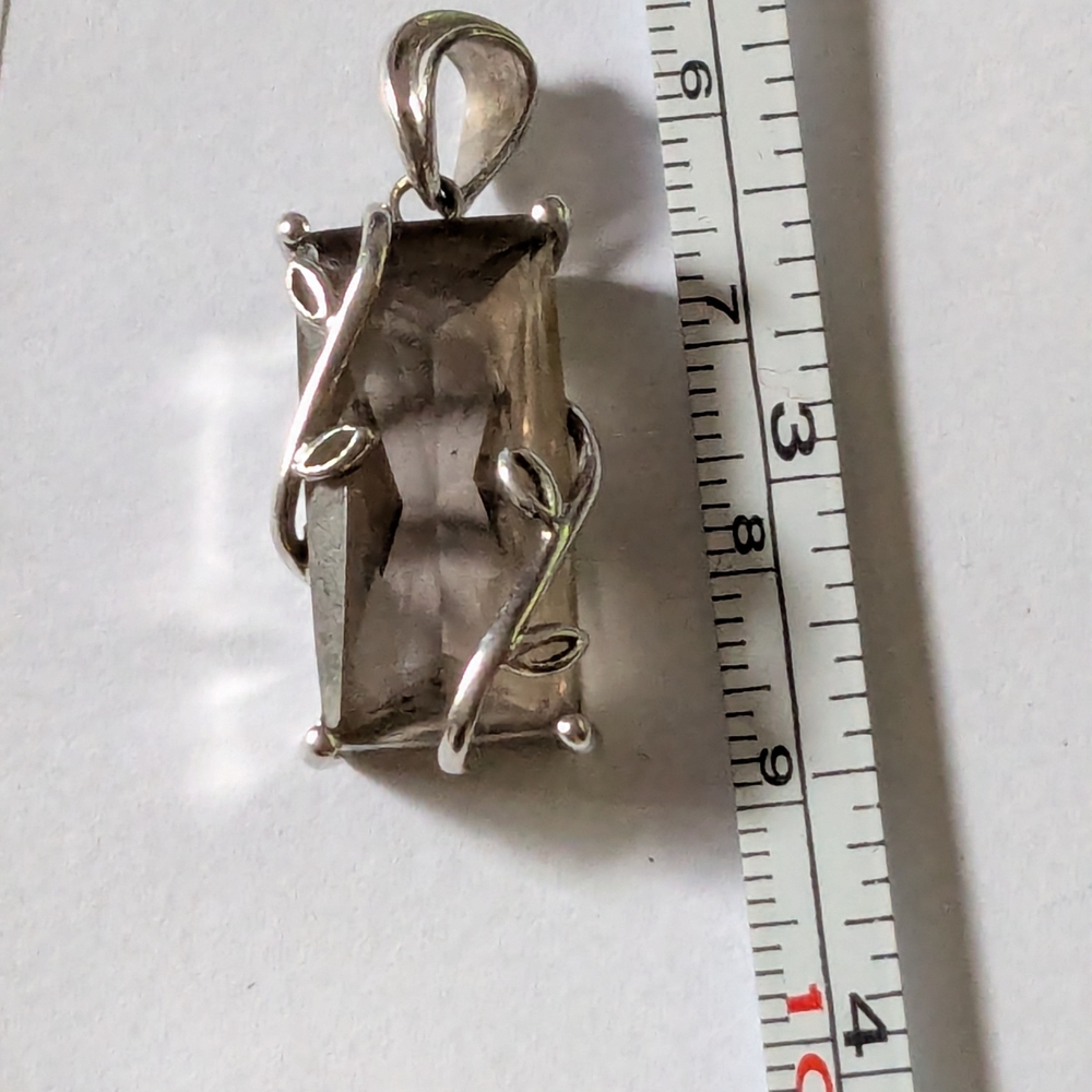Elegant Silver Pendant - Picture 4 of 4